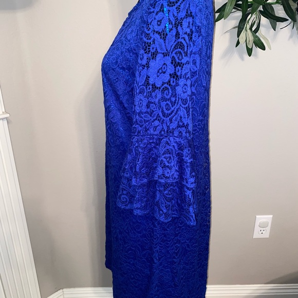 Perceptions New York Lace Boat Neck Shift Dress in a gorgeous sapphire blue! - Picture 2 of 6